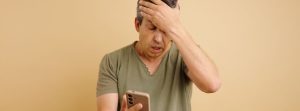 Często cię boli głowa? Może to być ból głowy od smartfona!